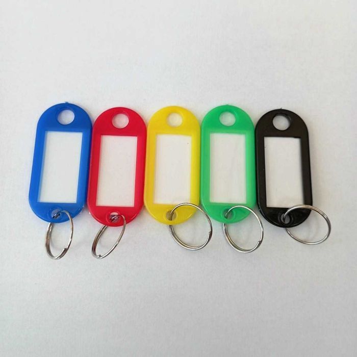 Ключодържател - нов пластмасов с табелка за надписване в 5 цвята