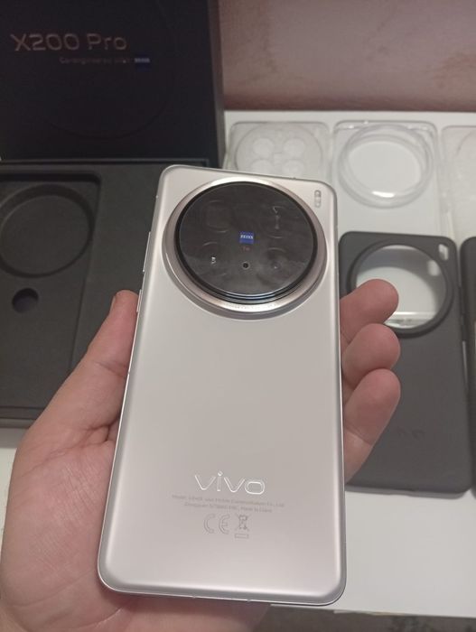 Vând / Schimb VIVO X200 PRO - IMPECABIL ( EUROPA )