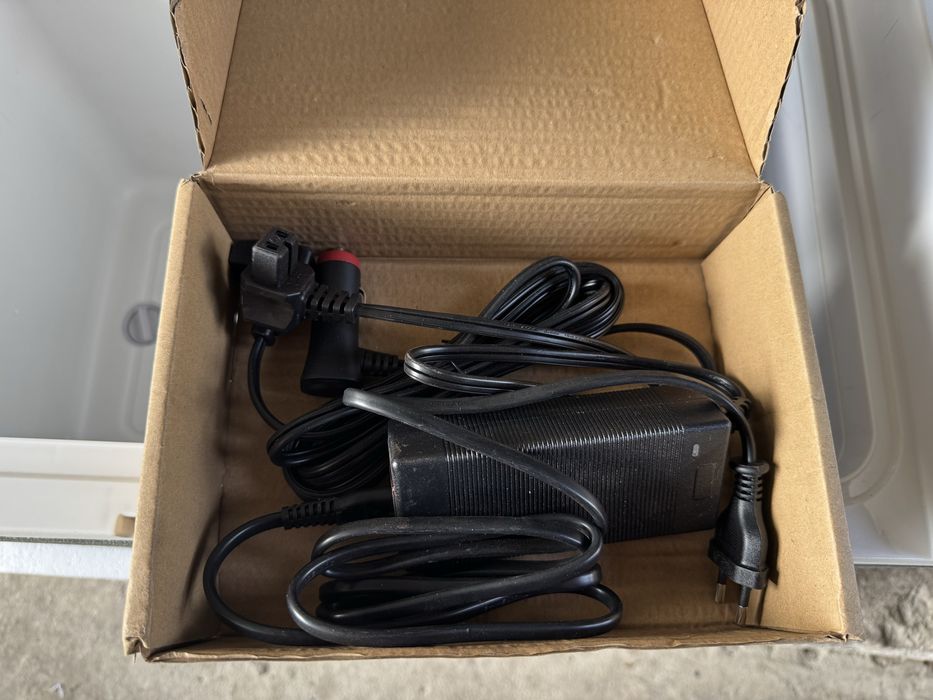 Автомобильный холодильник. 12/24 /220 v