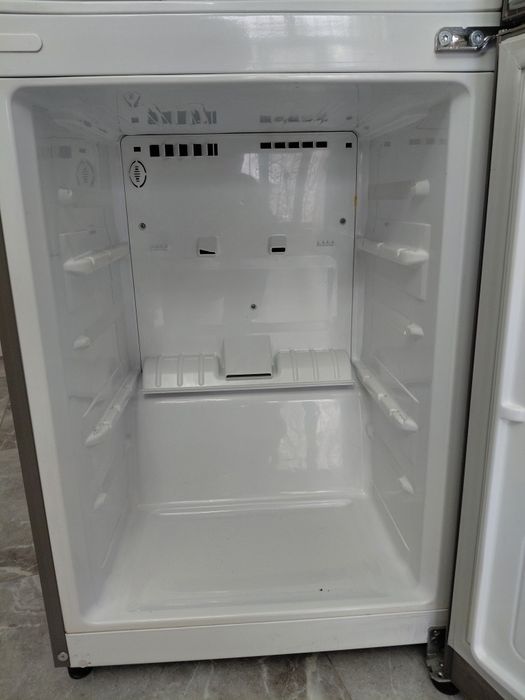 Холодильник LG требуется ремонт ,