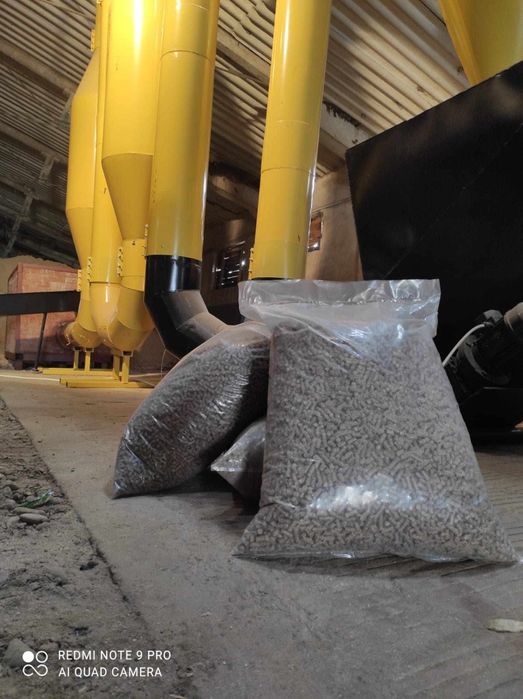 Peleți rumeguș brad