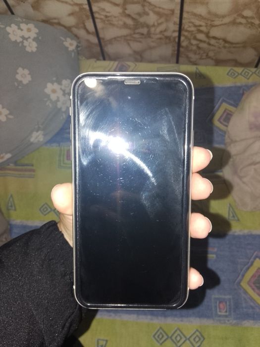 Продам телефон марки айфон 11
