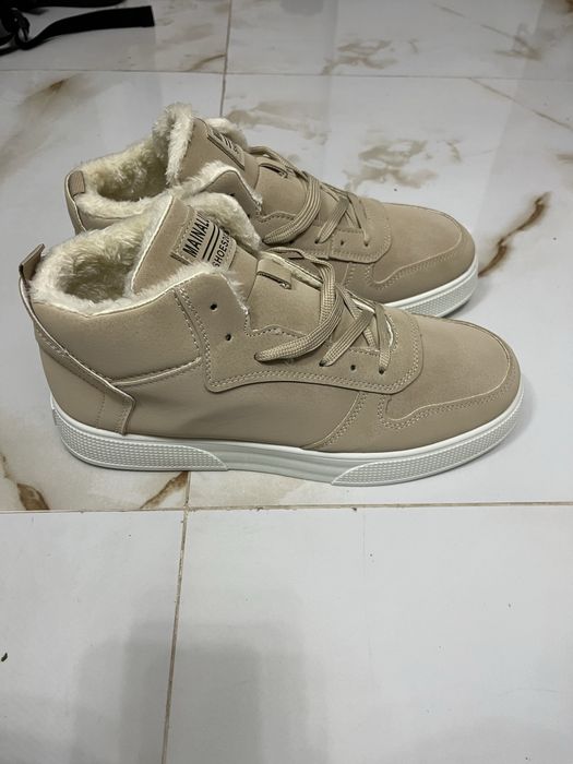 Продам мужские ботинки