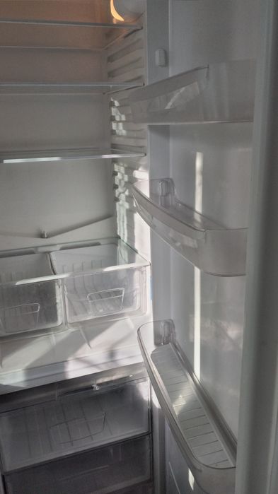 Продам холодильник индезит