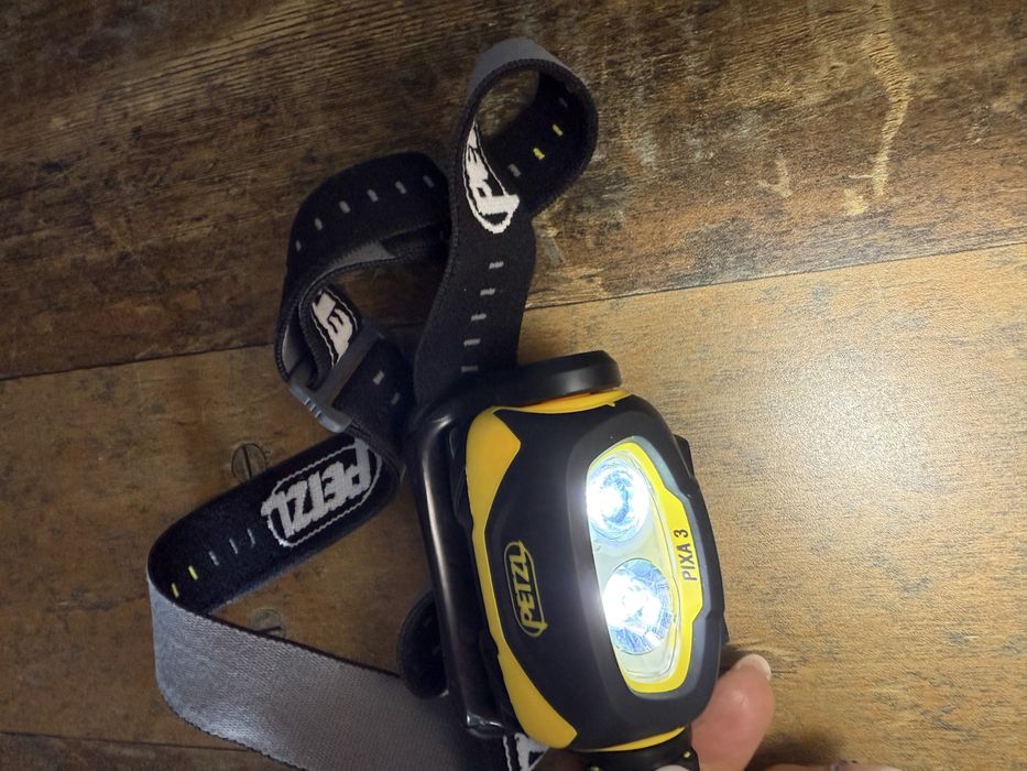 Челник PETZL pixa 3