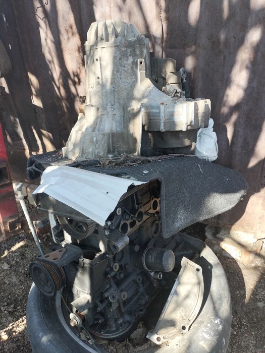 Мотор с коробкой Карина е 1.6