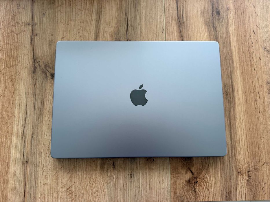 MacBook Pro 16" M1 MAX 10-CPU, 32-GPU, 32GB RAM, 2TB SSD