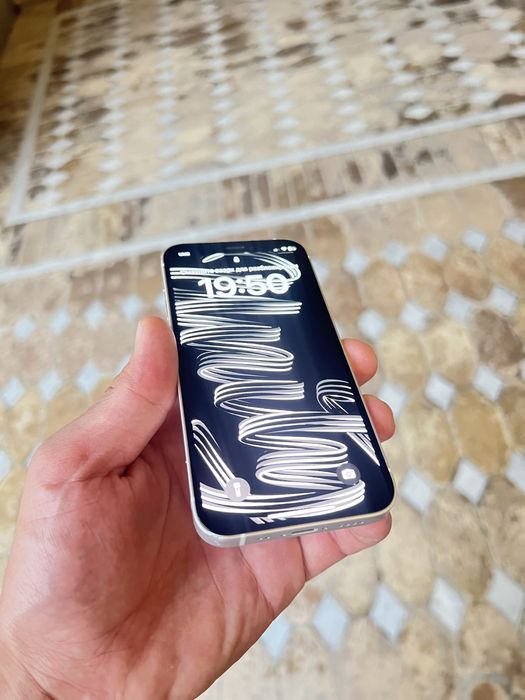 Iphone 12 mini sotiladi