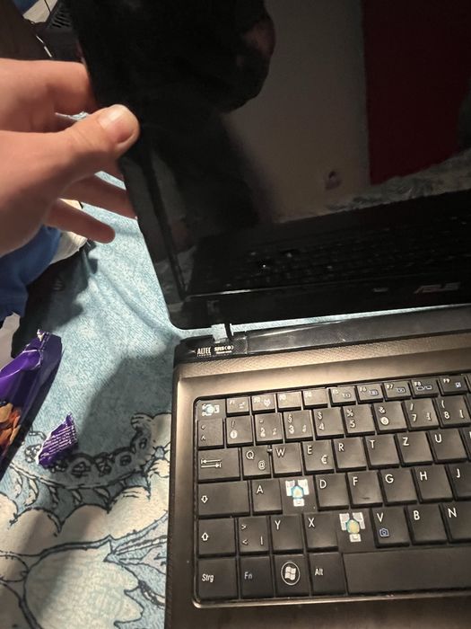 Laptop Asus PRO52F