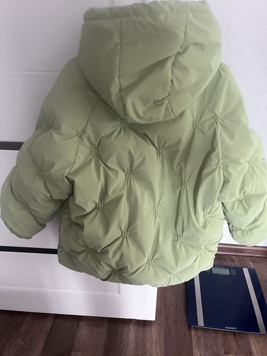 Продам куртку на девочку