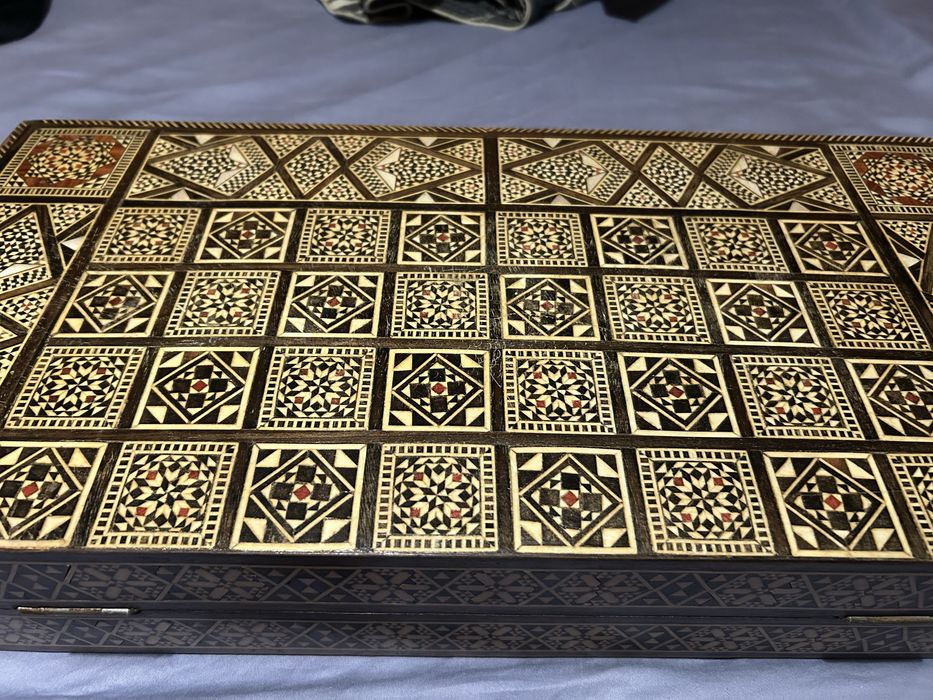 Уникална табла 50/50 интарзия