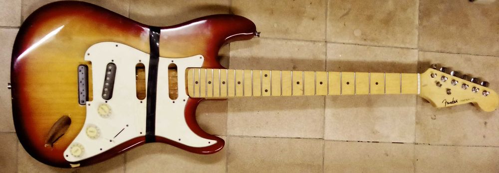 Продам Fender Stratocaster
