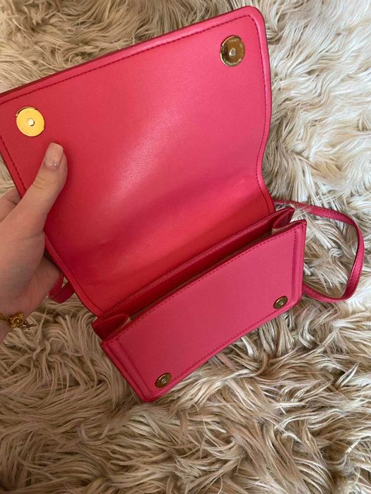 Розова чанта със златна верижка