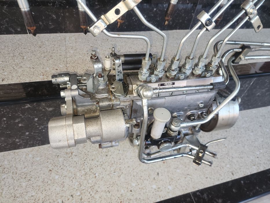 Топливо насос апарат исузу 10 т лик. ISUZU 10 t