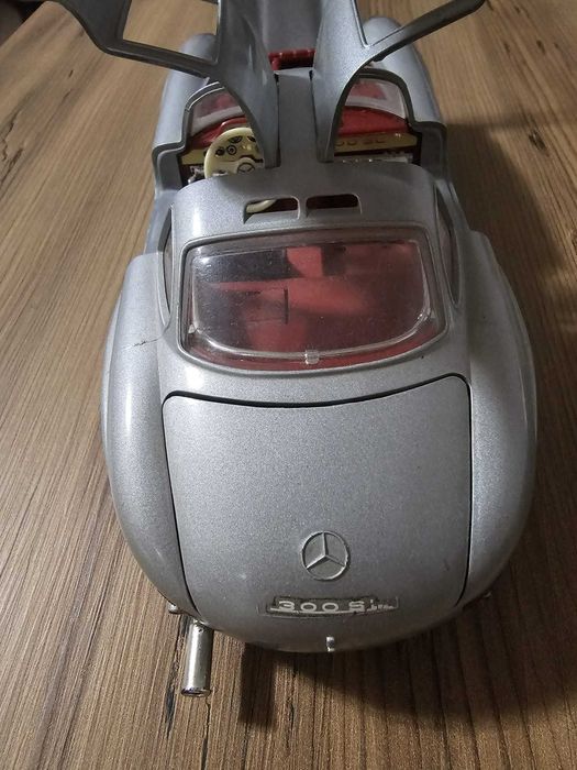 Machete masini metalice Mercedes
