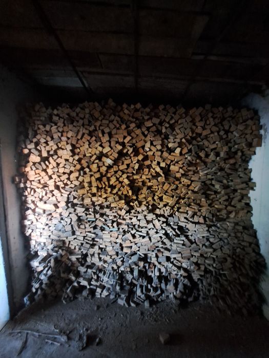 Продаю дрова.,аккуратно попилены ,без гвоздей,по всем вопросам пишите