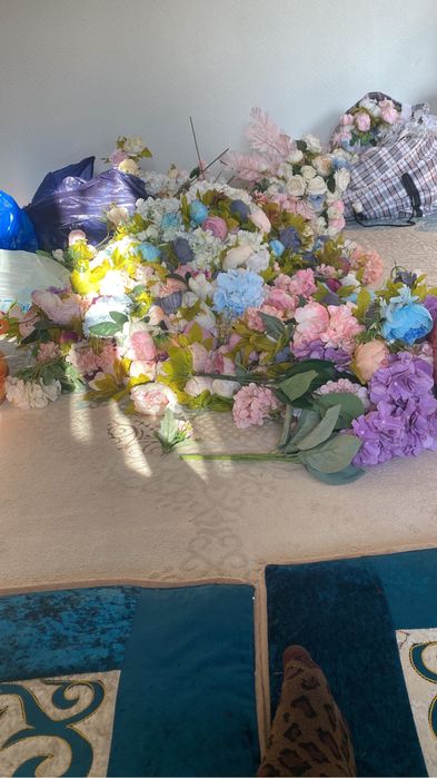 Продаю искусстаенные цветы