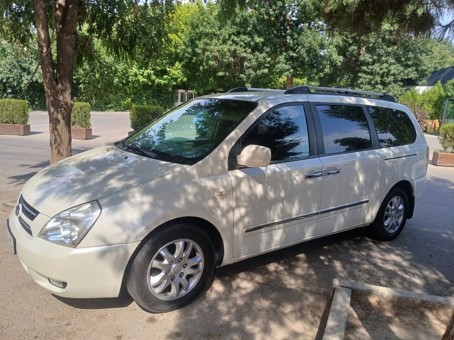 Rent car 8 kishil Carnival