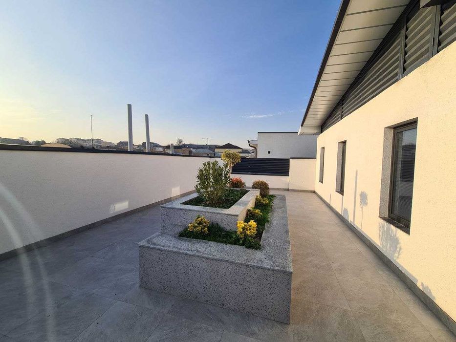 Галантный дом стиля Хай Тек с 2 соток (Циолковского)