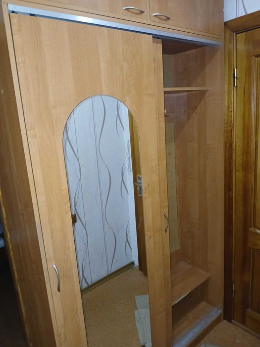 продам   шкаф   купе  зеркальный