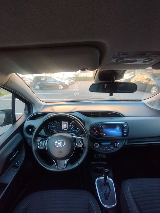 Vând Toyota Yaris