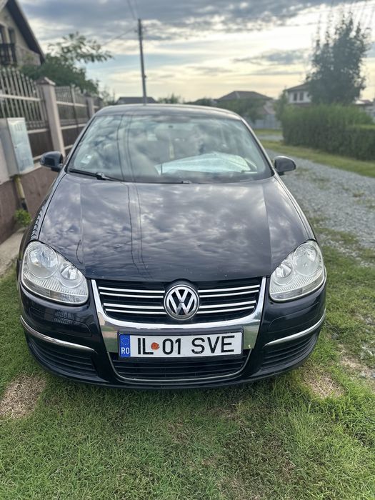 VOLKSWAGEN Jetta