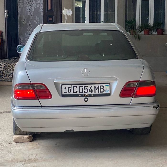 Mersedes w210 sotiladi