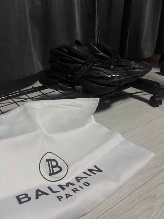 Balmain unicorn black