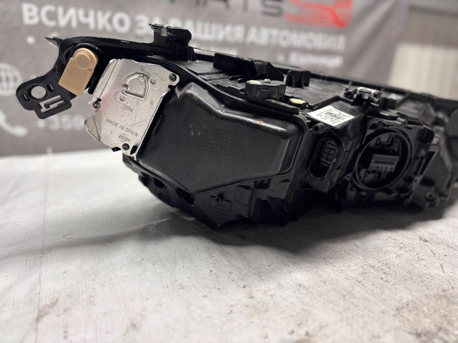 Ляв фар • Volkswagen Golf 8 (2019–2024)