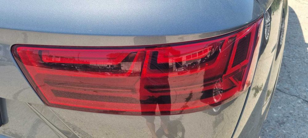 Stop lampa tripla Full Led Matrix Audi Q7 4M cod 4M0945094E 4M0945093E