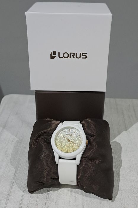 Дамски часовник(бял)