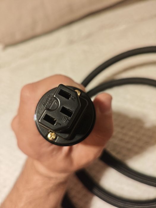 Cabluri alimentare profesionale din cupru OFC(17mm grosime) C13,C15