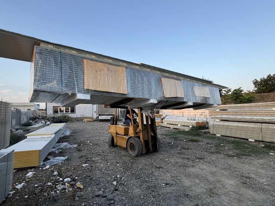 Panou tip sandwich alb gri