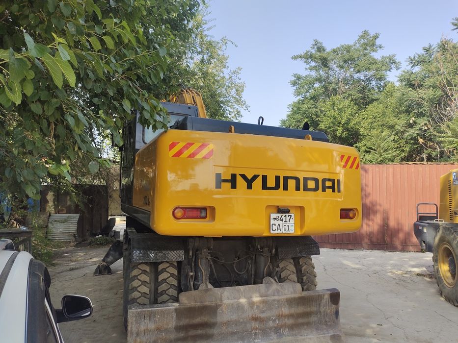 Экскаватор HYUNDAI 200 W 7 сотилади!