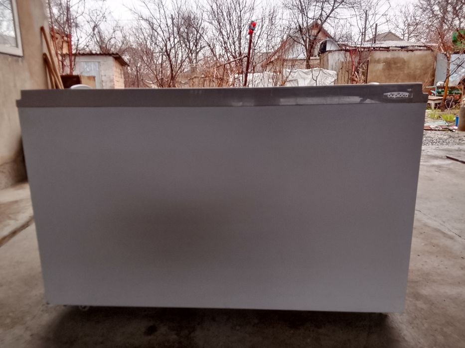 Морозилка почти новый