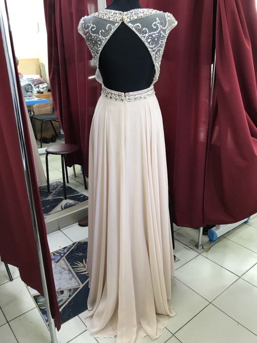 Платье вечернее