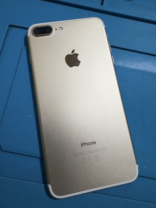 Айфон 7 и 7+ в хорошем состояние