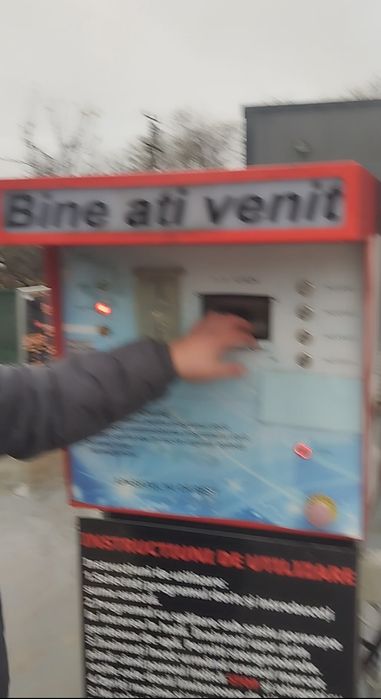 Vindem hale metalicie 14 lungime 10 deschidere 4 la strasna
