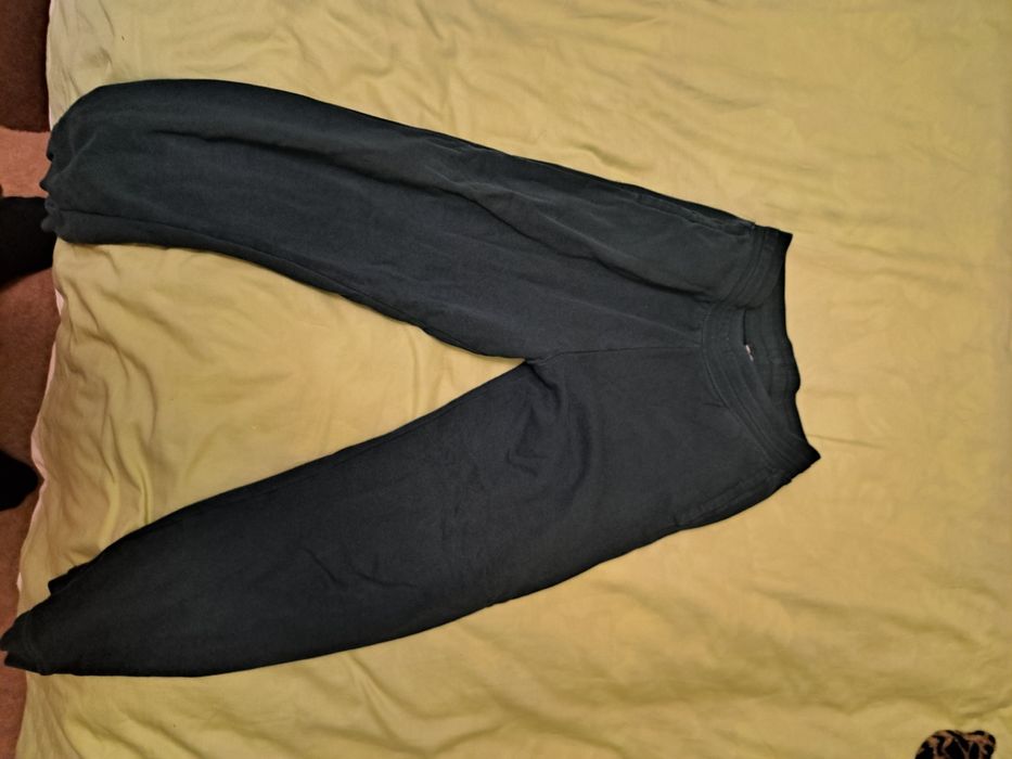 Два чифта мъжки долнища