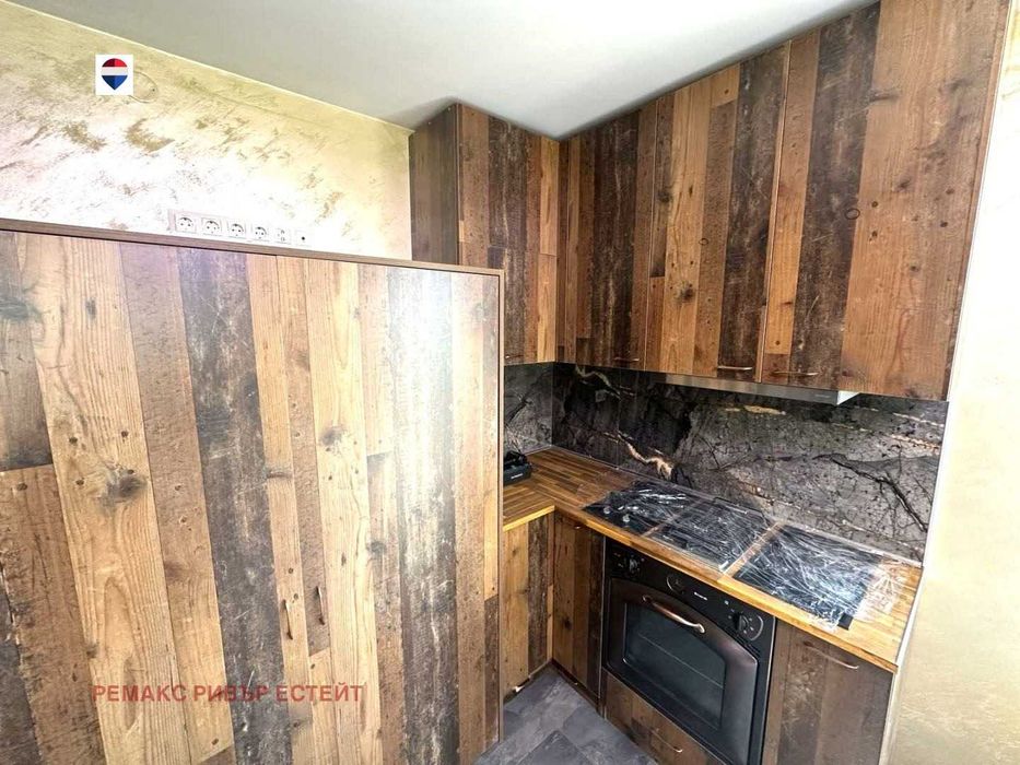 Продава се Двустаен апартамент в Русе, Център - 66 кв.м за 2120 €/кв.м - Снимка #3