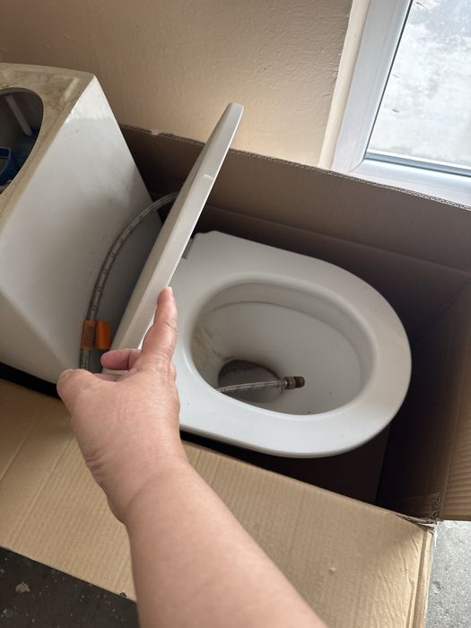 Отдам даром б/у унитаз!