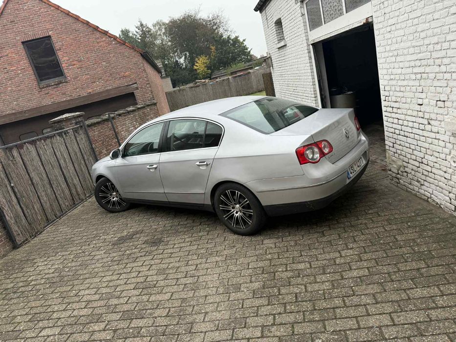 Vând urgent Passat B6