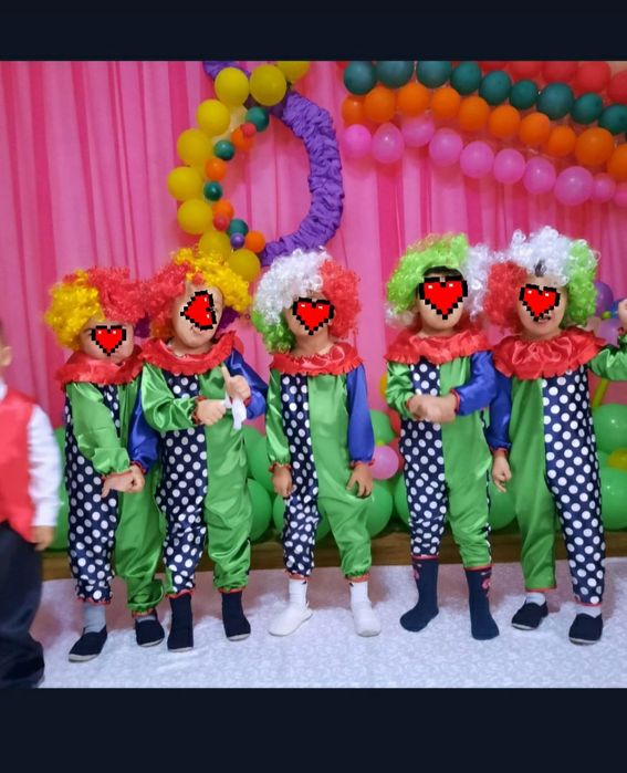 Суреттегі барлық заттар сатылады.