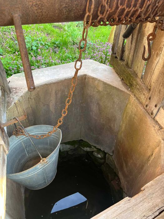 Къща с просторен двор в центъра на село Горица, община Попово