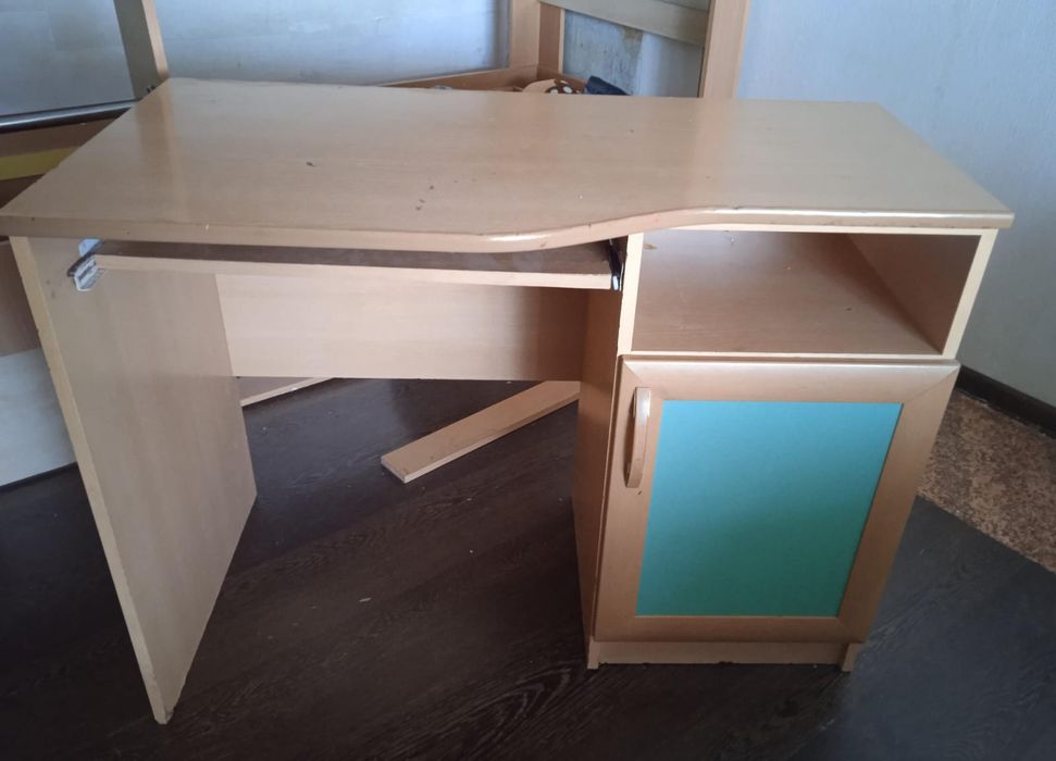 Продам школьную стену