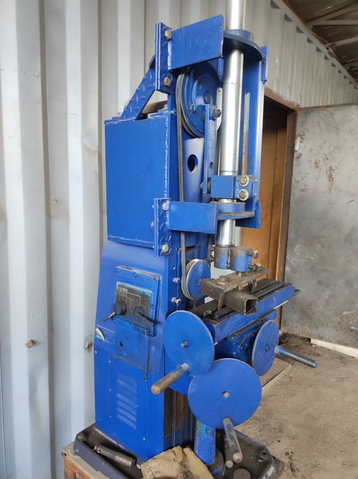 Фрезерный станок сотилади