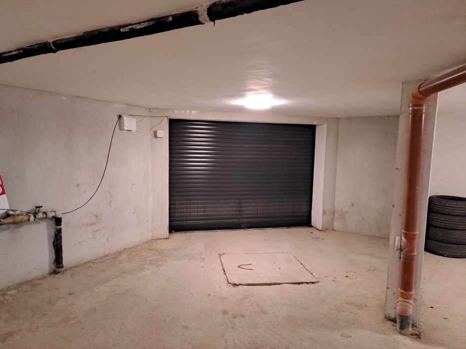 Дава се под наем Гараж / Паркомясто в Ямбол, Изток - 18 кв.м за 14280 € - Снимка #1