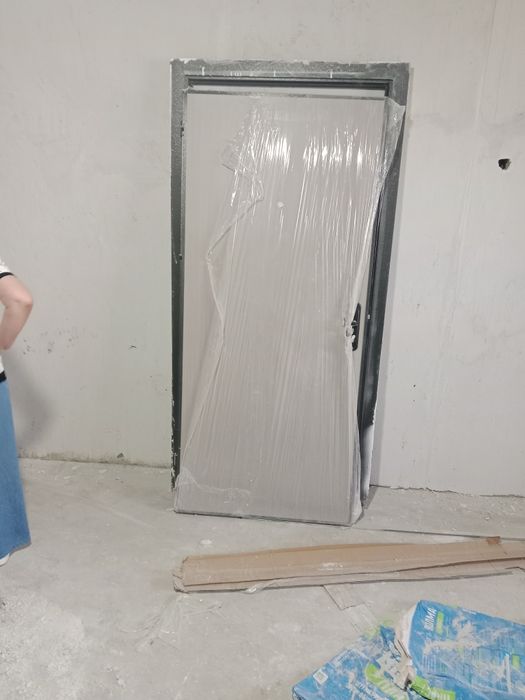 Продам железную дверь