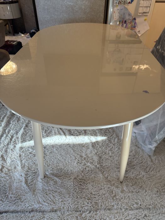 Продавам трапезарна маса