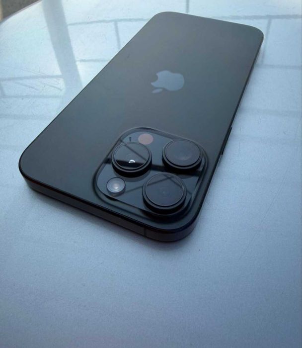 Vând iPhone 16 Pro max